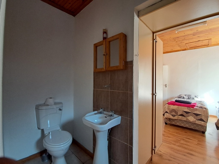 To Let 7 Bedroom Property for Rent in Humansdorp Eastern Cape